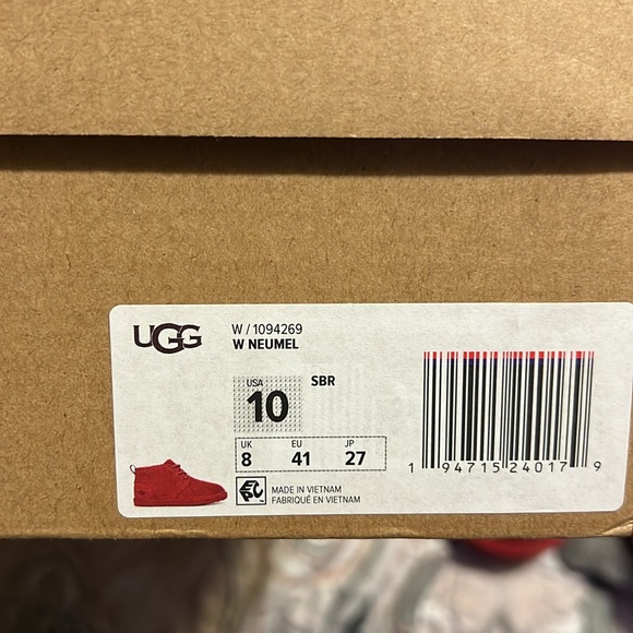 Ugg Neumel Boots - Picture 6 of 6